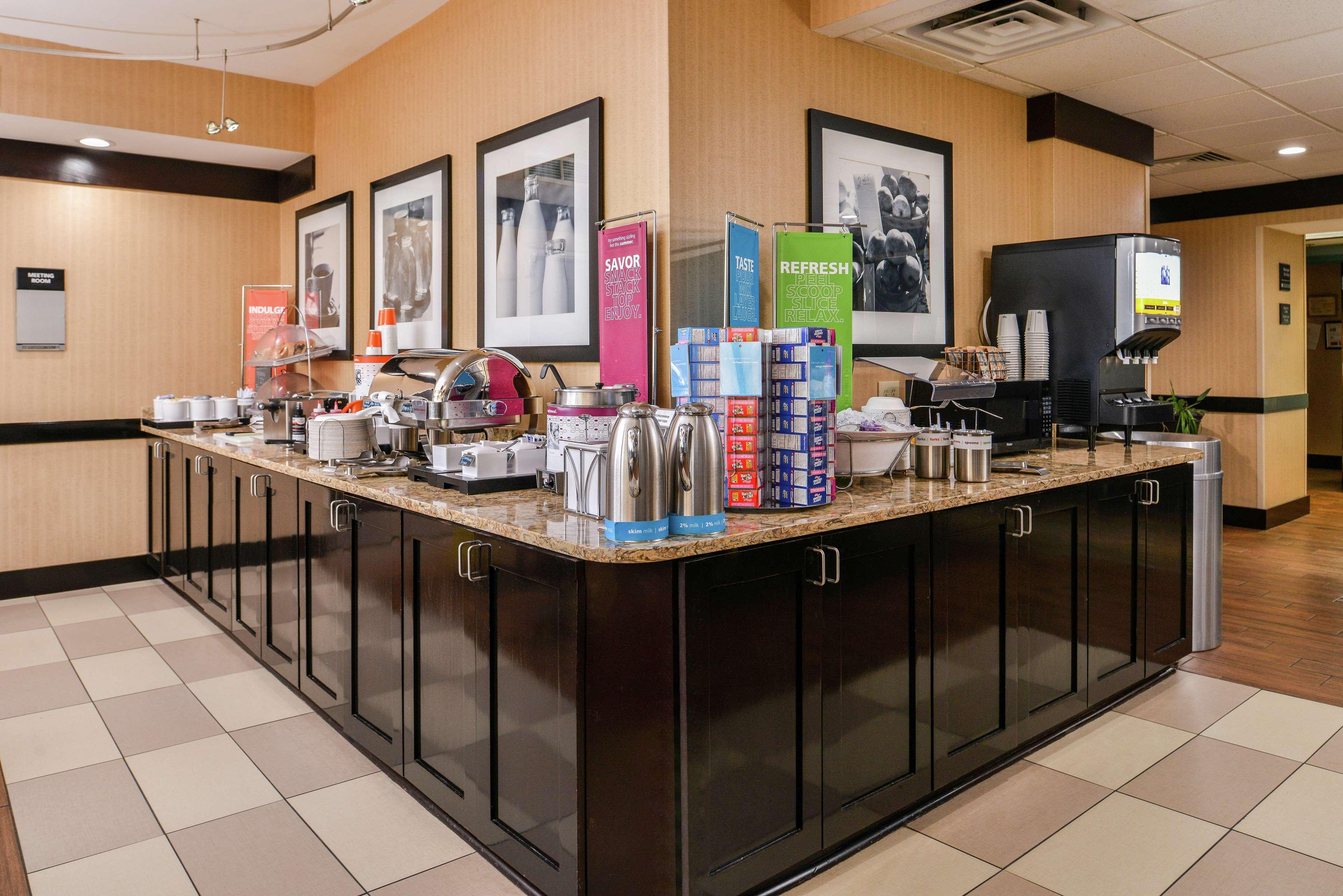 Hampton Inn Staunton Ngoại thất bức ảnh