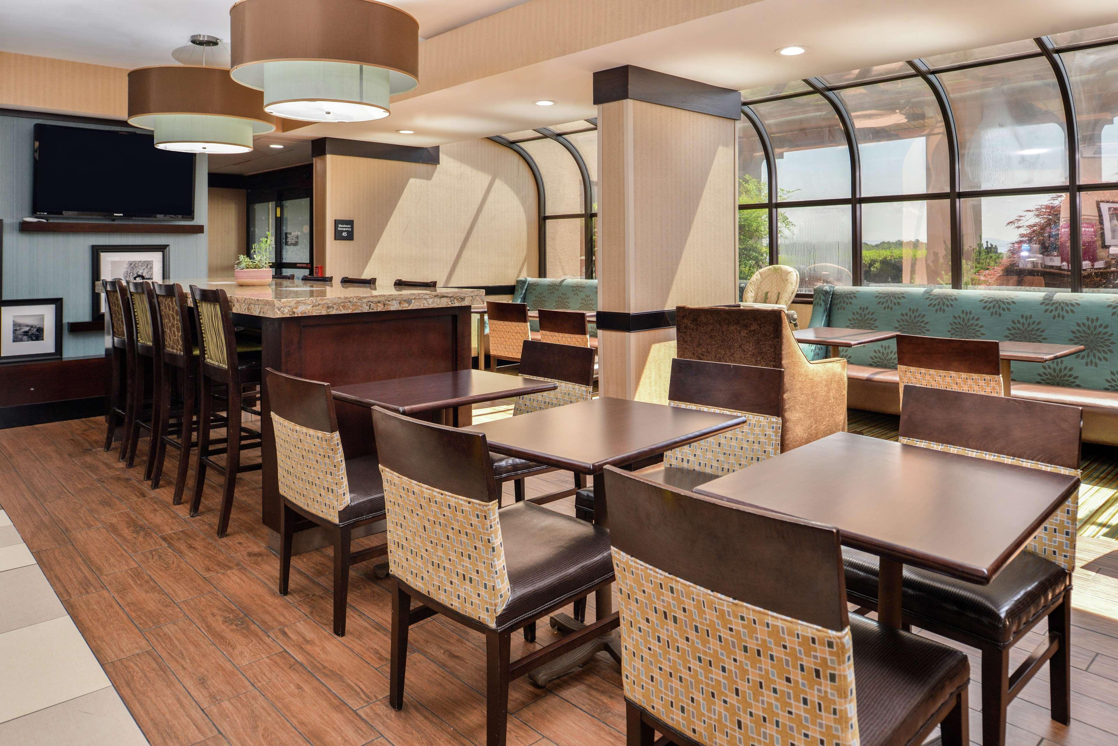 Hampton Inn Staunton Ngoại thất bức ảnh