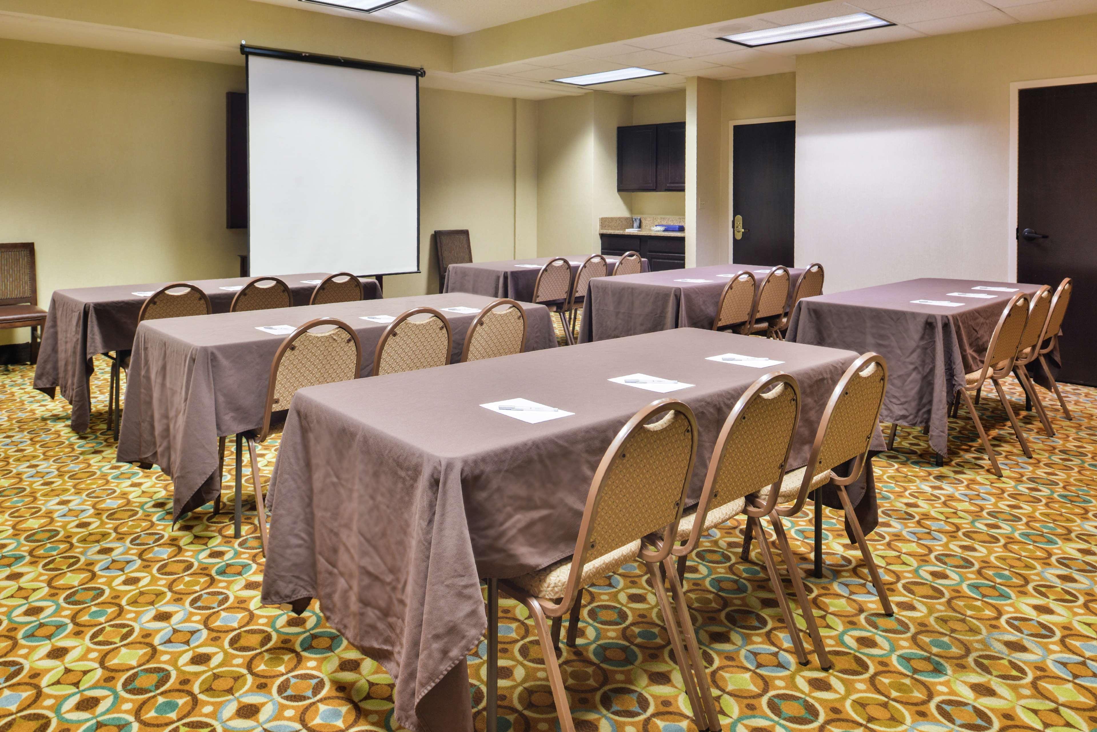 Hampton Inn Staunton Ngoại thất bức ảnh