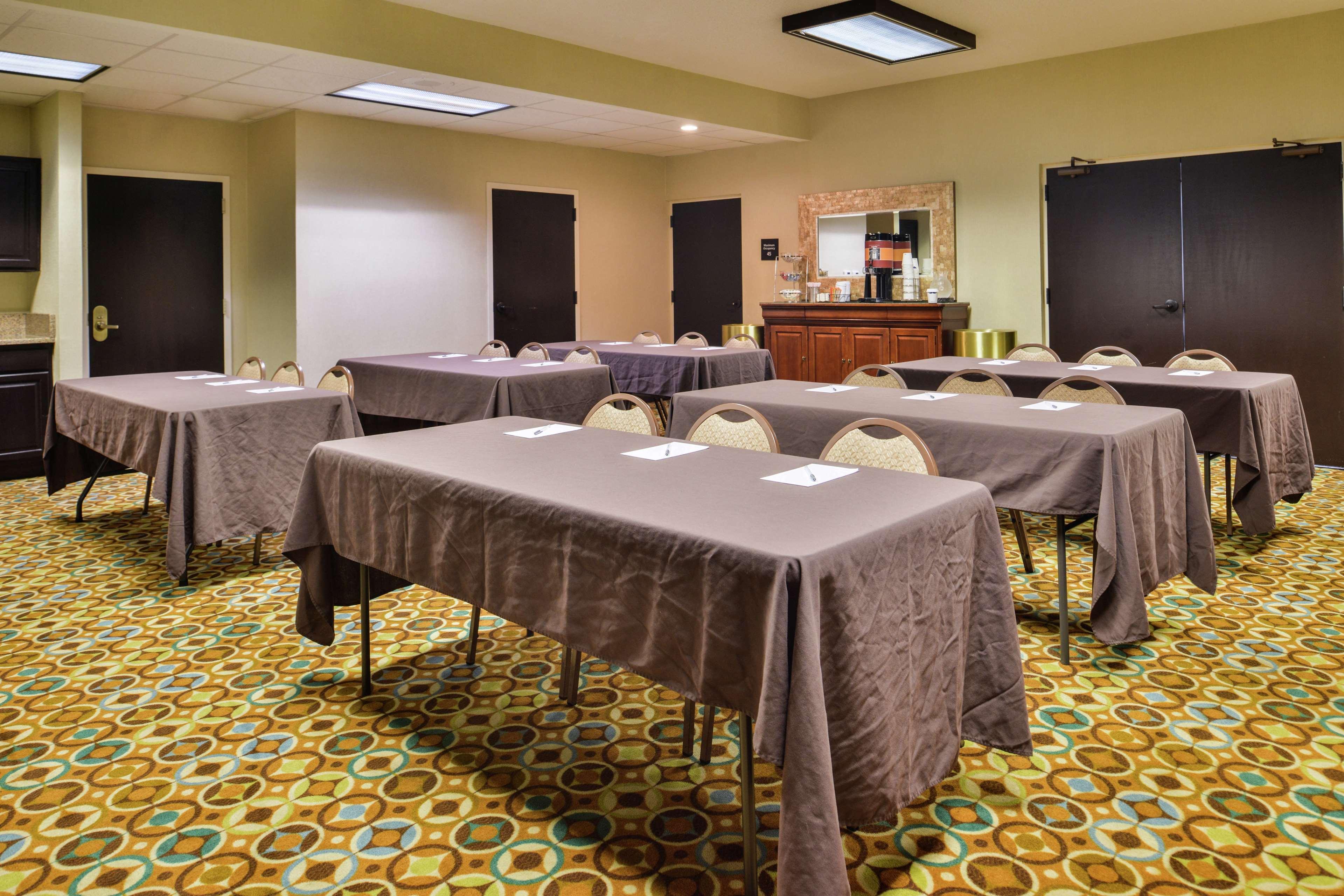 Hampton Inn Staunton Ngoại thất bức ảnh