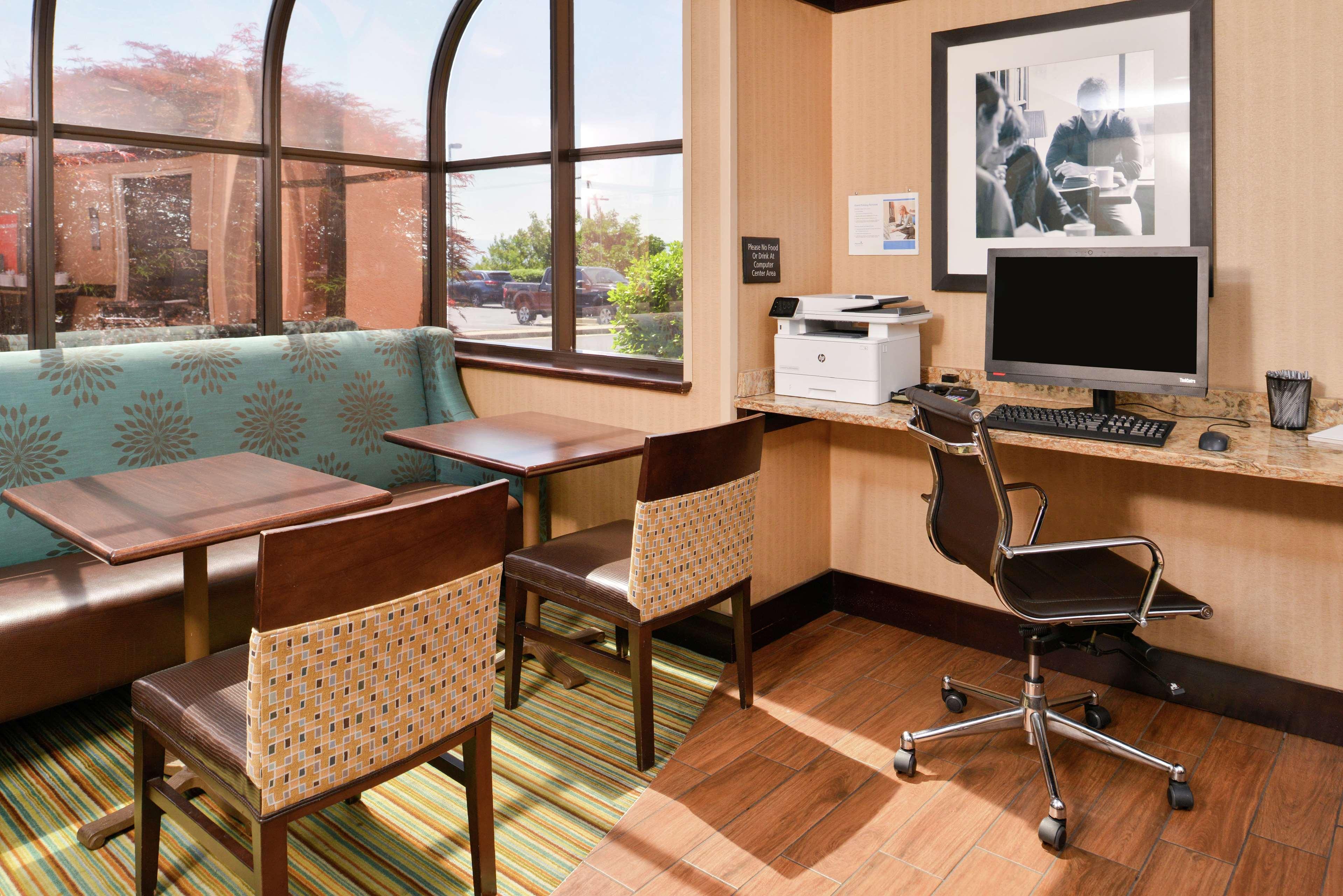 Hampton Inn Staunton Ngoại thất bức ảnh