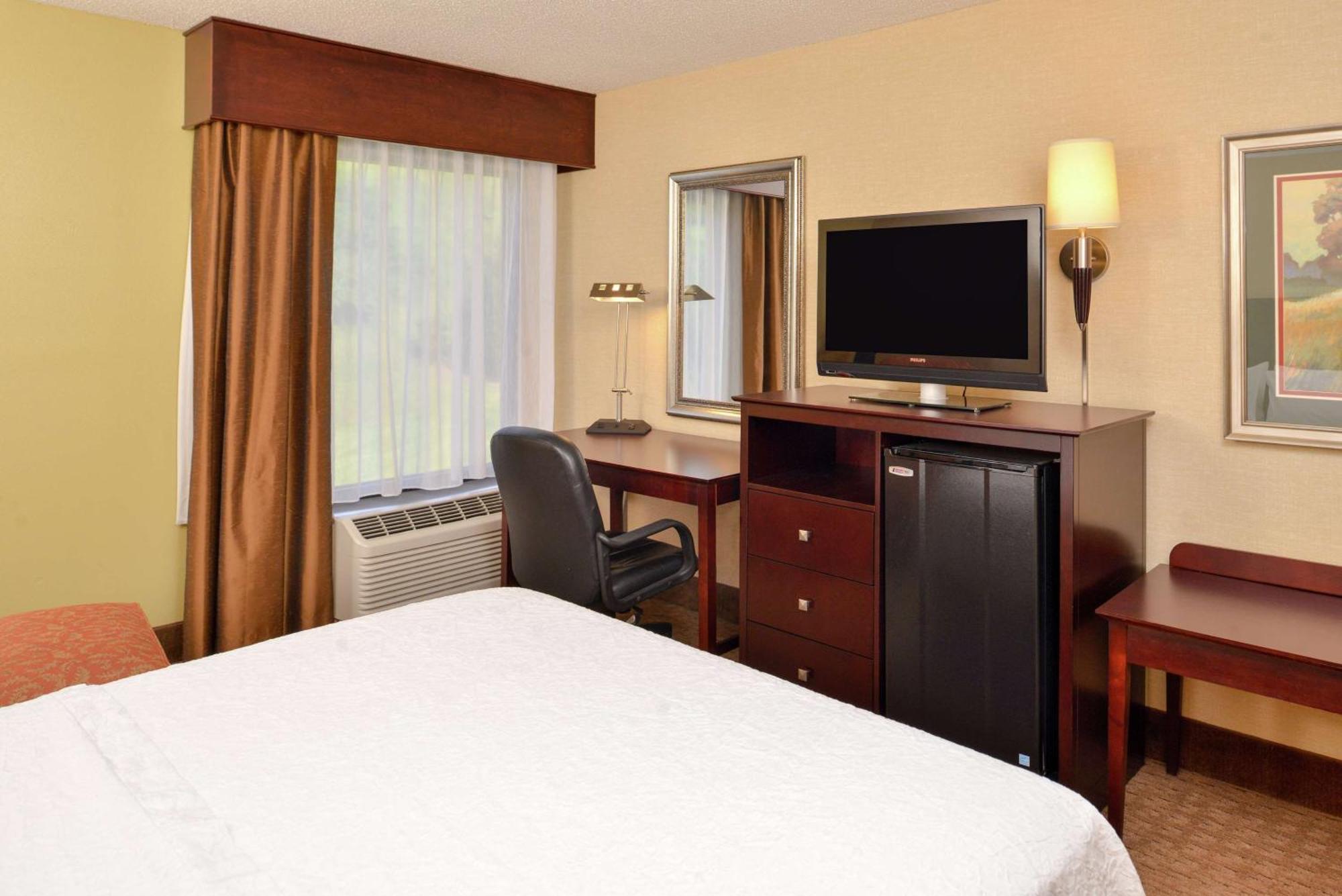 Hampton Inn Staunton Ngoại thất bức ảnh