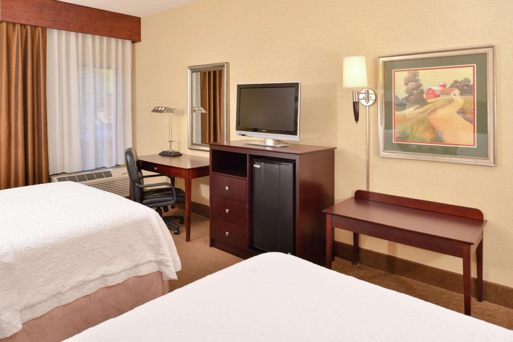 Hampton Inn Staunton Ngoại thất bức ảnh