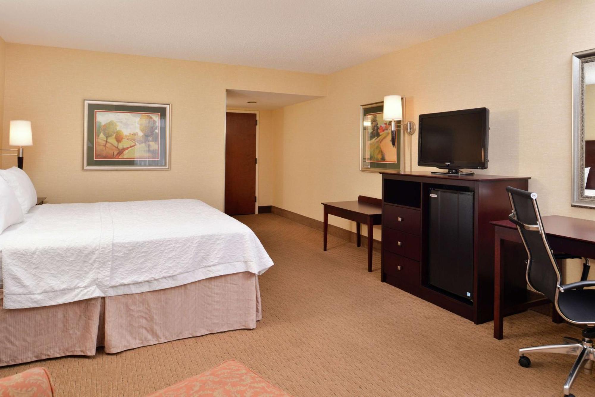 Hampton Inn Staunton Ngoại thất bức ảnh