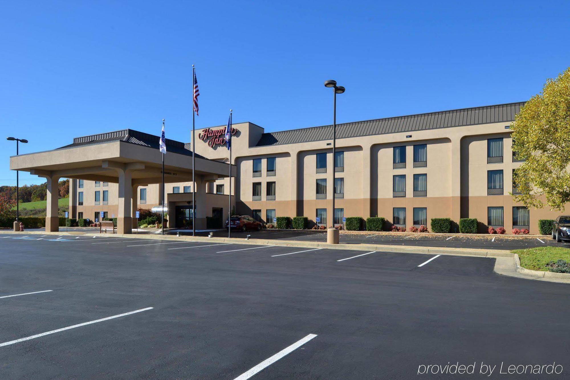 Hampton Inn Staunton Ngoại thất bức ảnh