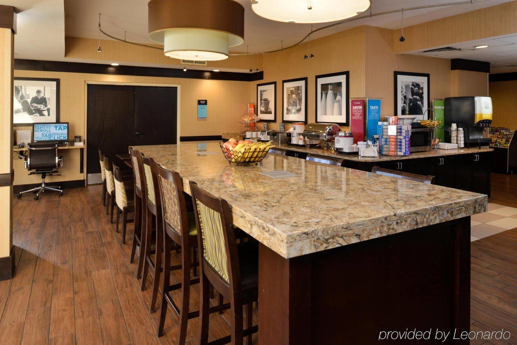 Hampton Inn Staunton Ngoại thất bức ảnh