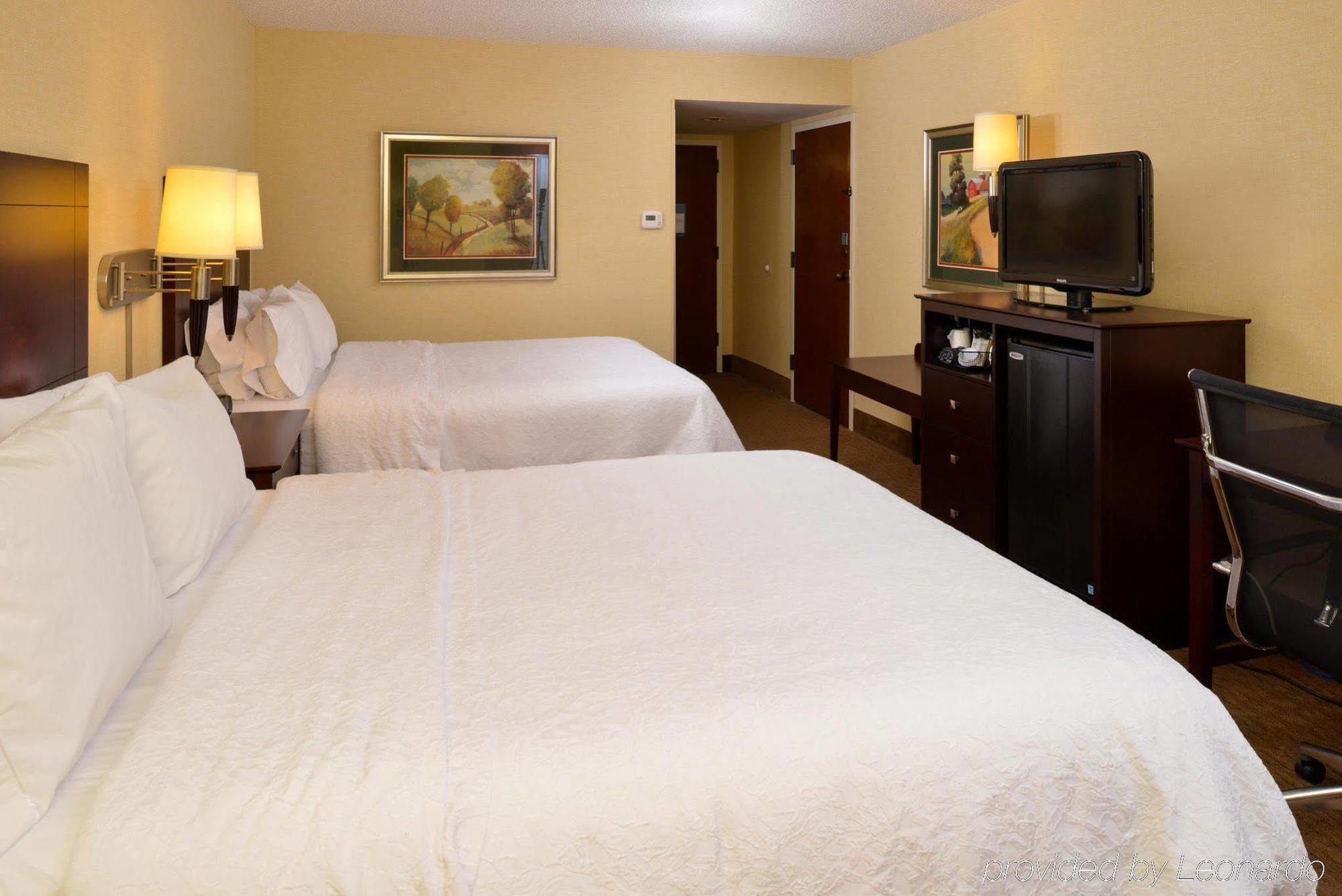 Hampton Inn Staunton Ngoại thất bức ảnh