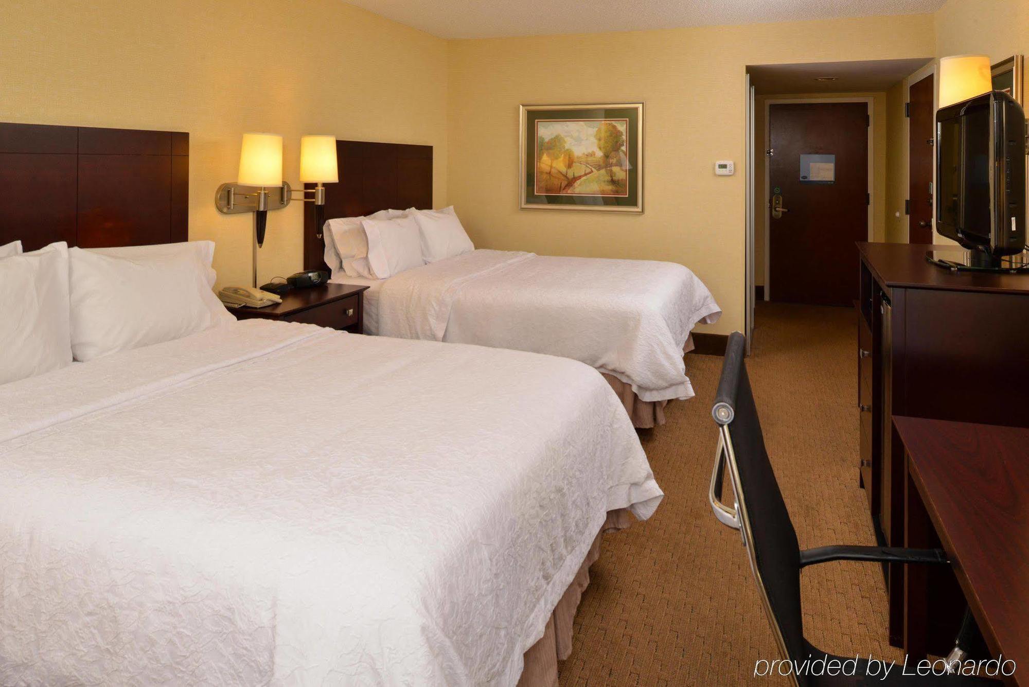 Hampton Inn Staunton Ngoại thất bức ảnh