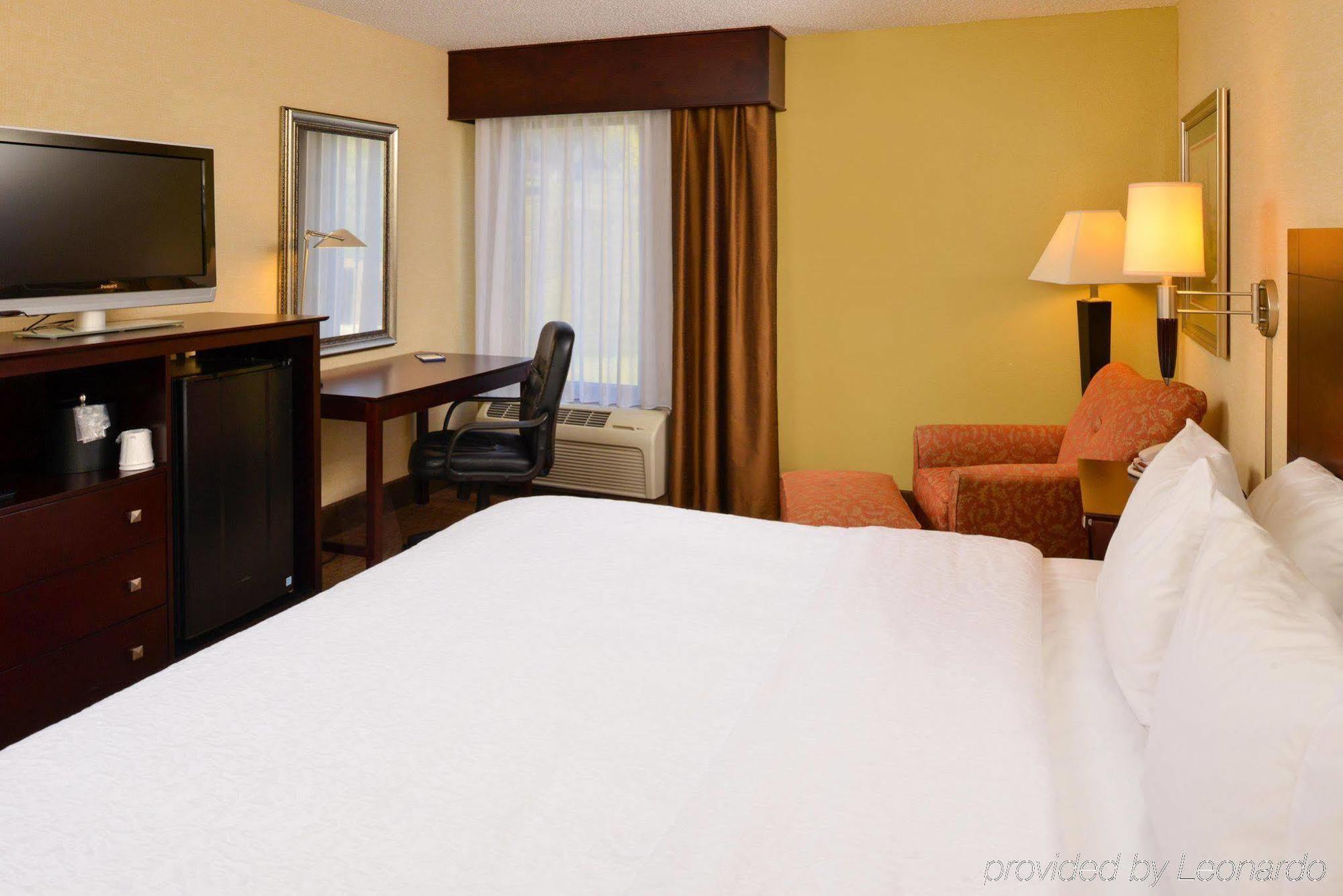 Hampton Inn Staunton Ngoại thất bức ảnh